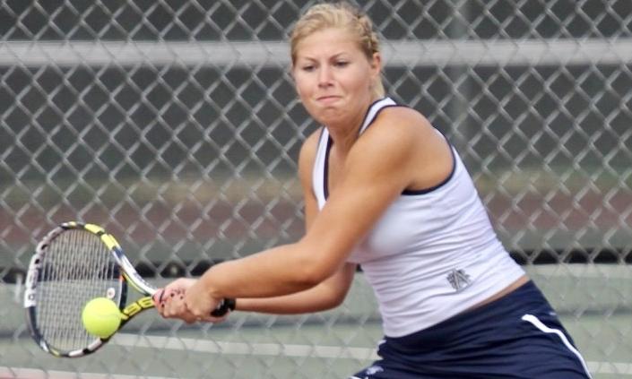 griffin playing tennis